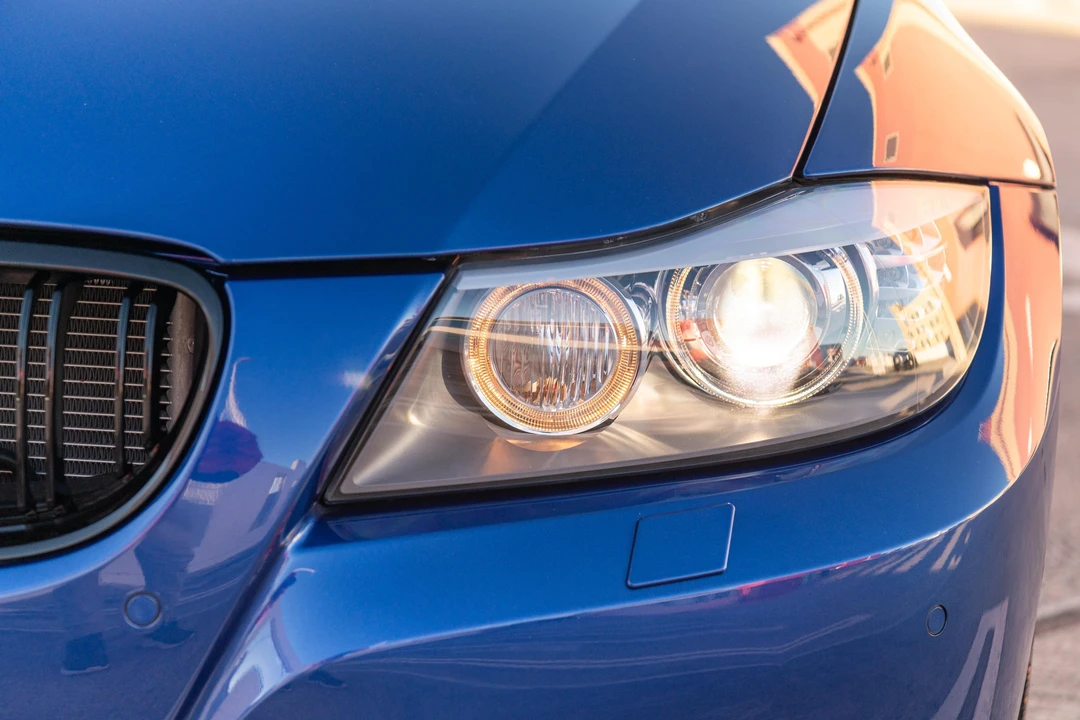 2011 BMW E90 3 Series Sedan - Image 15 of 31