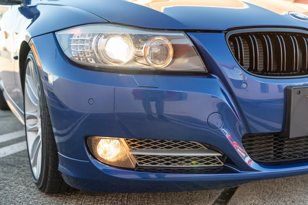 2011 BMW E90 3 Series Sedan - Image 10 of 31