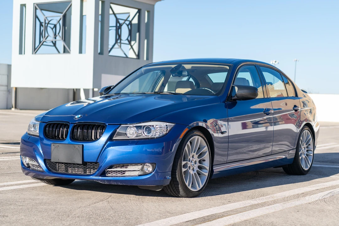 2011 BMW E90 3 Series Sedan - Image 7 of 31