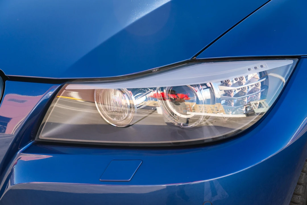 2011 BMW E90 3 Series Sedan - Image 20 of 31