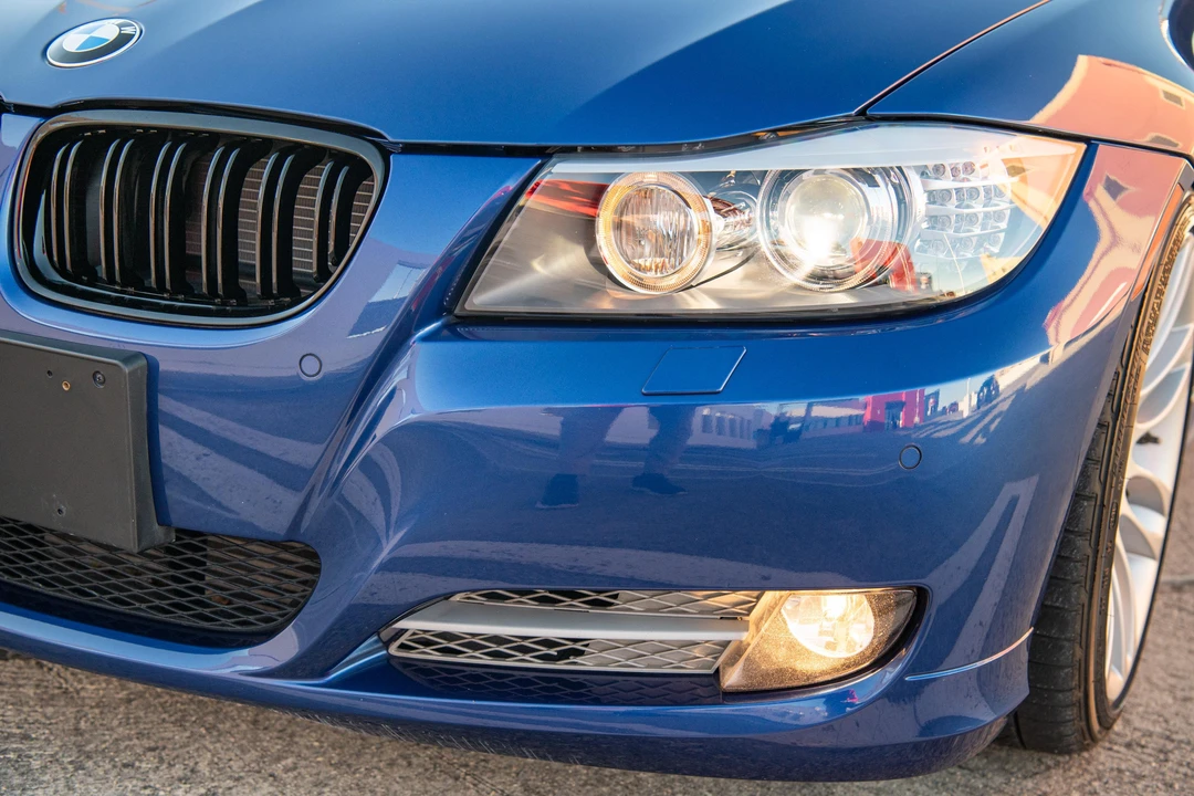 2011 BMW E90 3 Series Sedan - Image 16 of 31