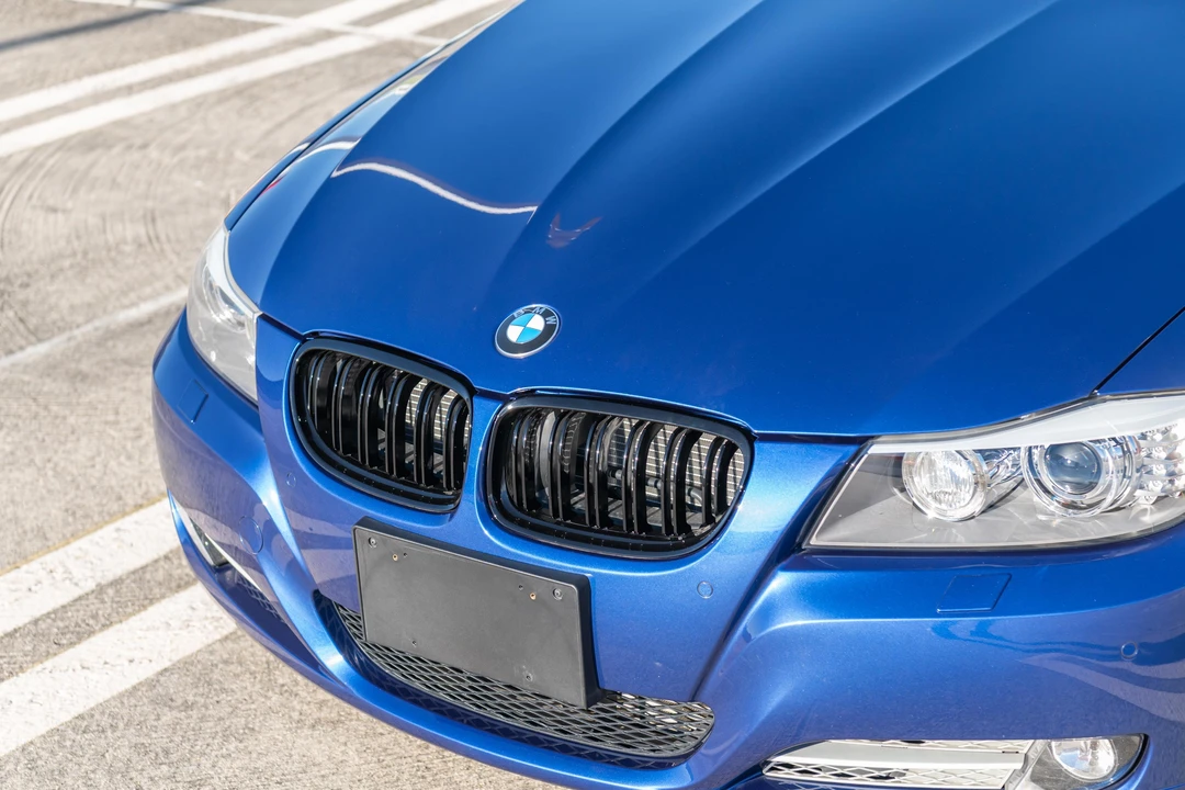 2011 BMW E90 3 Series Sedan - Image 17 of 31