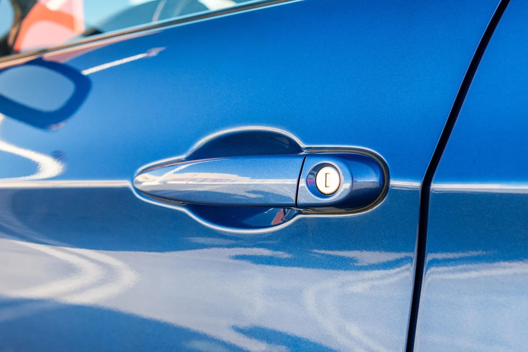 2011 BMW E90 3 Series Sedan - Image 26 of 31