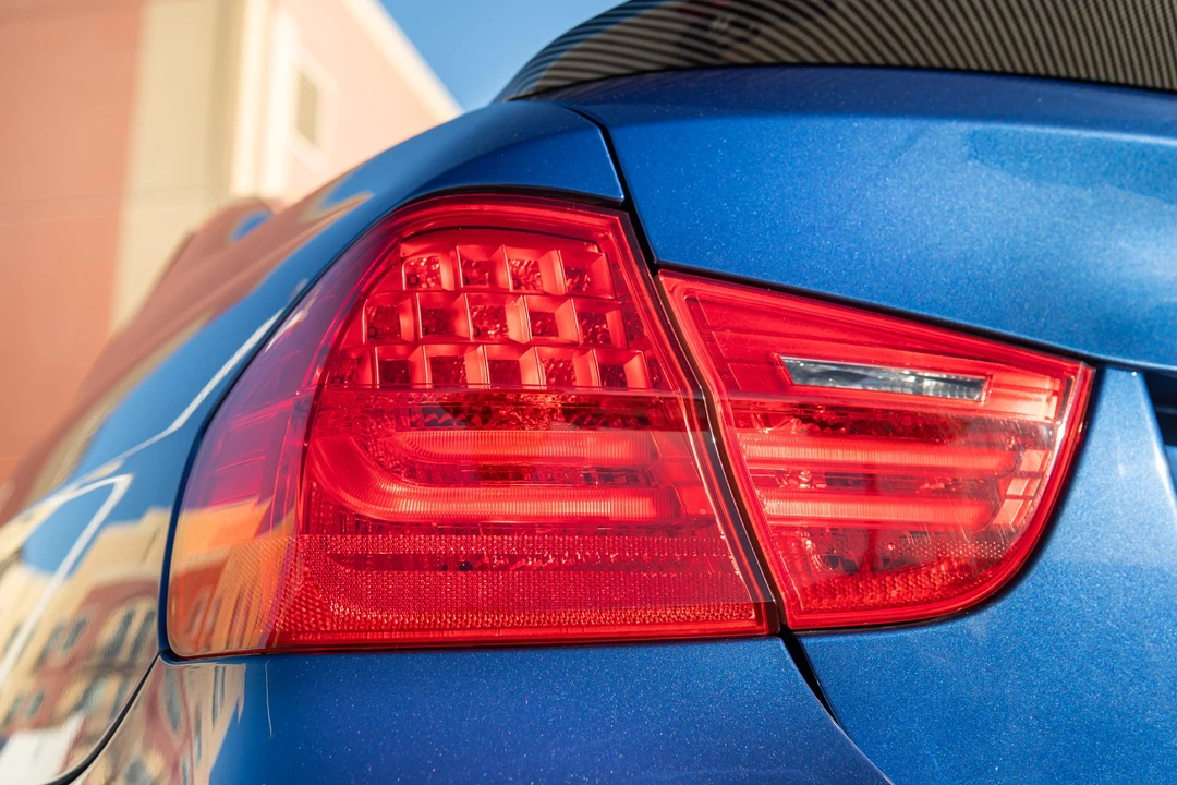 2011 BMW E90 3 Series Sedan - Image 29 of 31