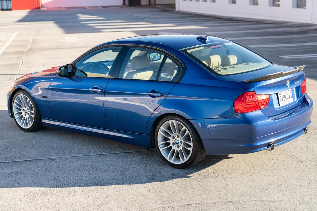 2011 BMW E90 3 Series Sedan - Image 4 of 31
