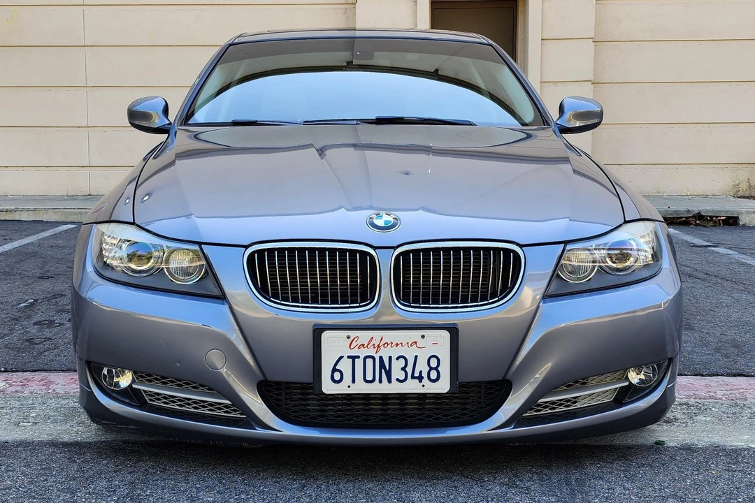 2011 BMW E90 3 Series Sedan - Image 2 of 31
