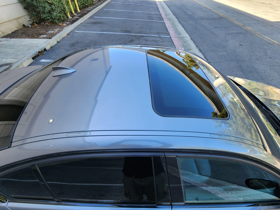 2011 BMW E90 3 Series Sedan - Image 15 of 31