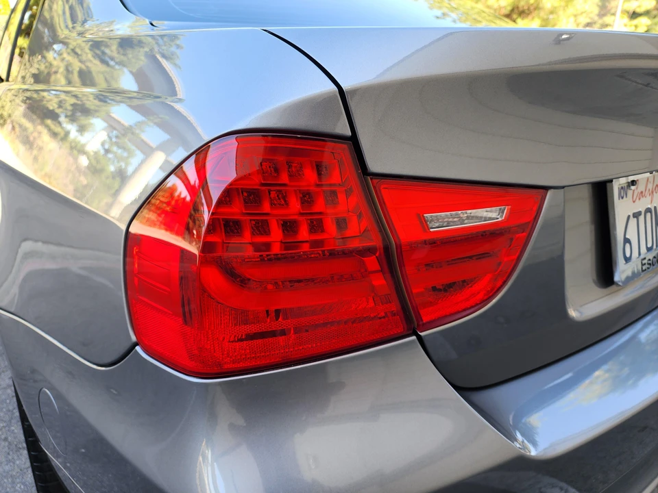 2011 BMW E90 3 Series Sedan - Image 11 of 31