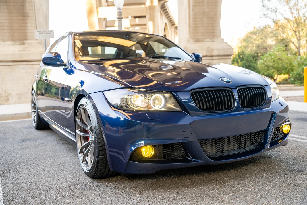 2011 BMW E90 3 Series Sedan - Image 23 of 31