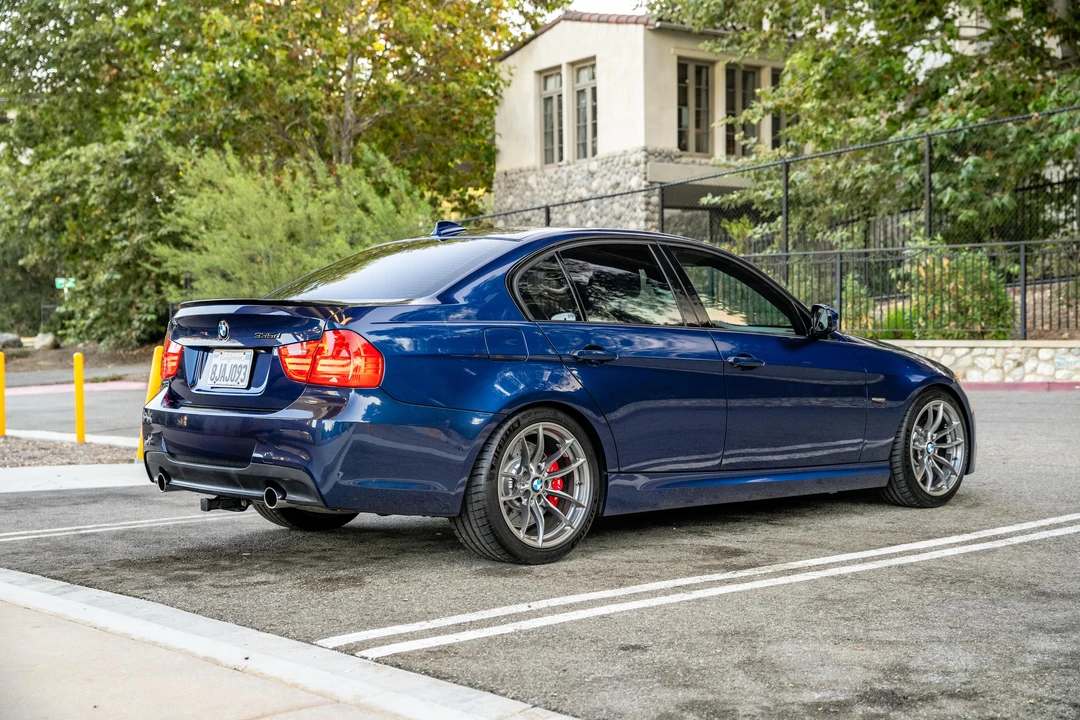 2011 BMW E90 3 Series Sedan - Image 15 of 31