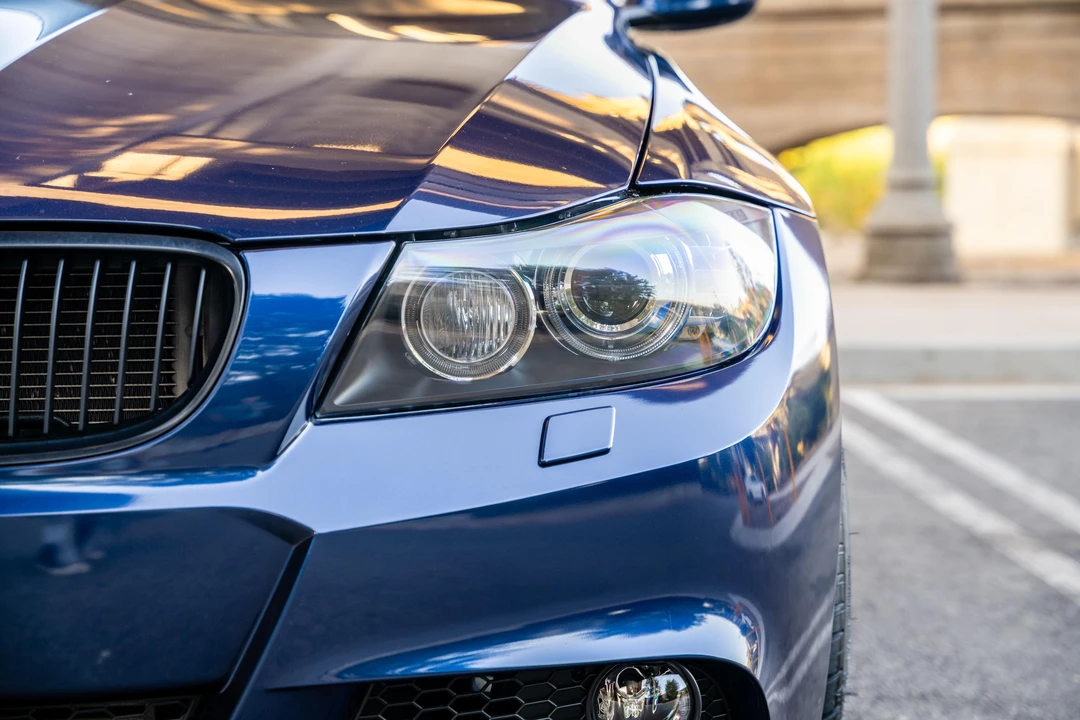 2011 BMW E90 3 Series Sedan - Image 25 of 31