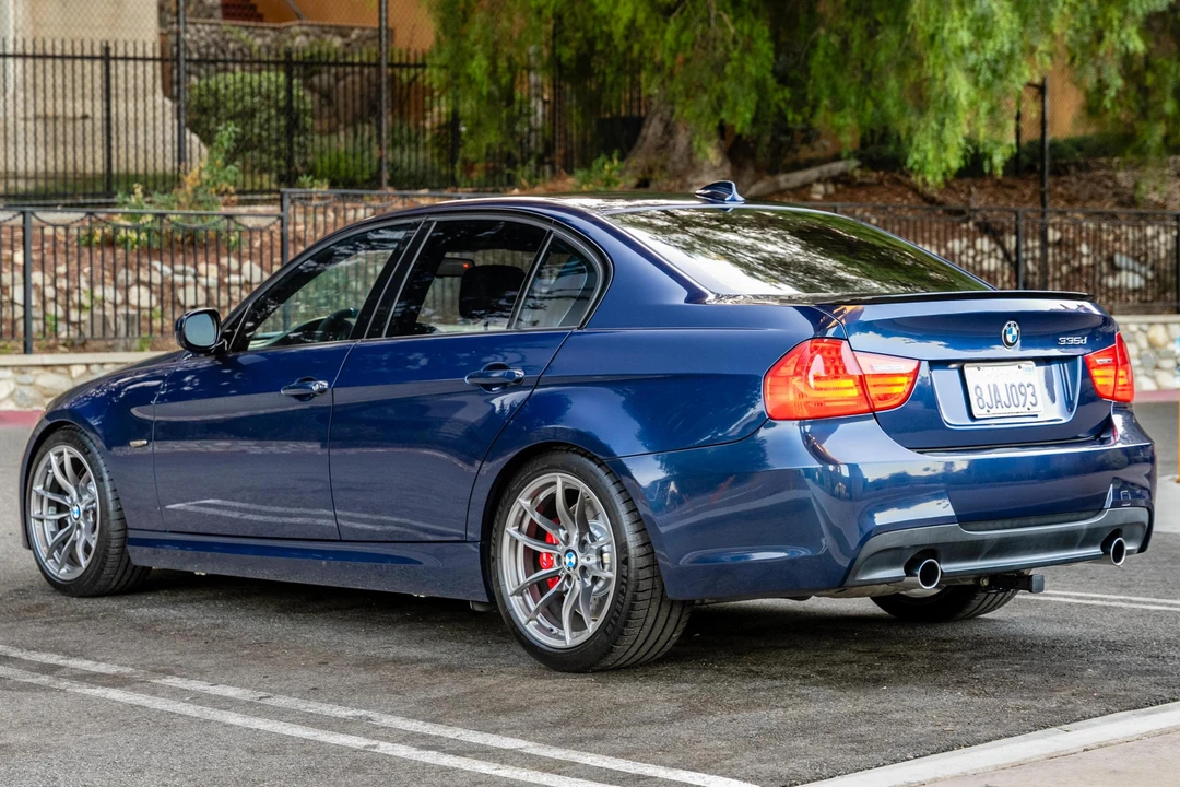 2011 BMW E90 3 Series Sedan - Image 4 of 31