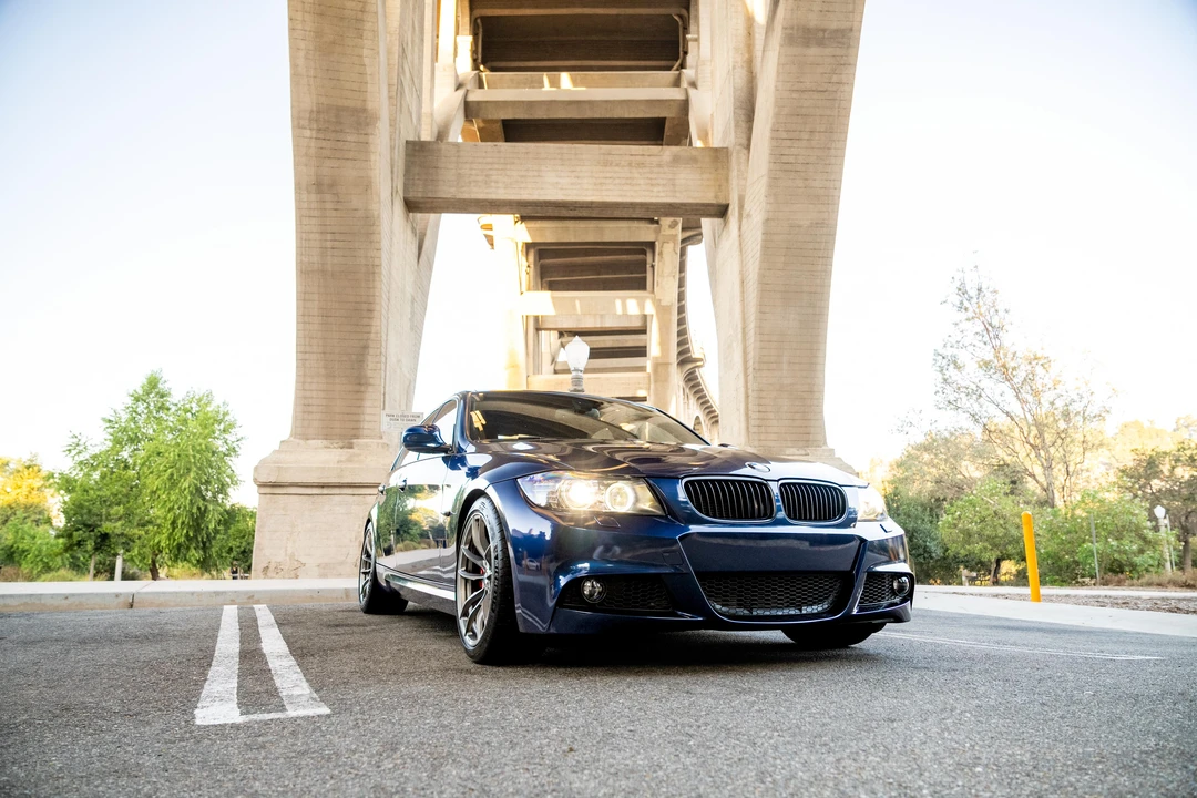 2011 BMW E90 3 Series Sedan - Image 18 of 31