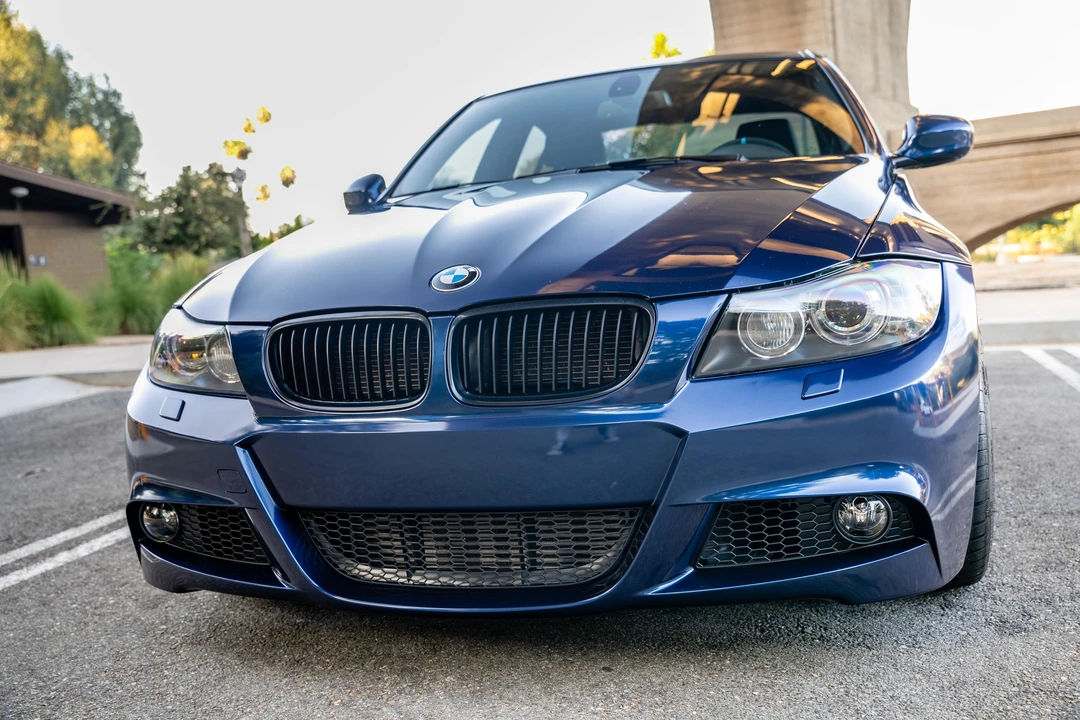 2011 BMW E90 3 Series Sedan - Image 28 of 31
