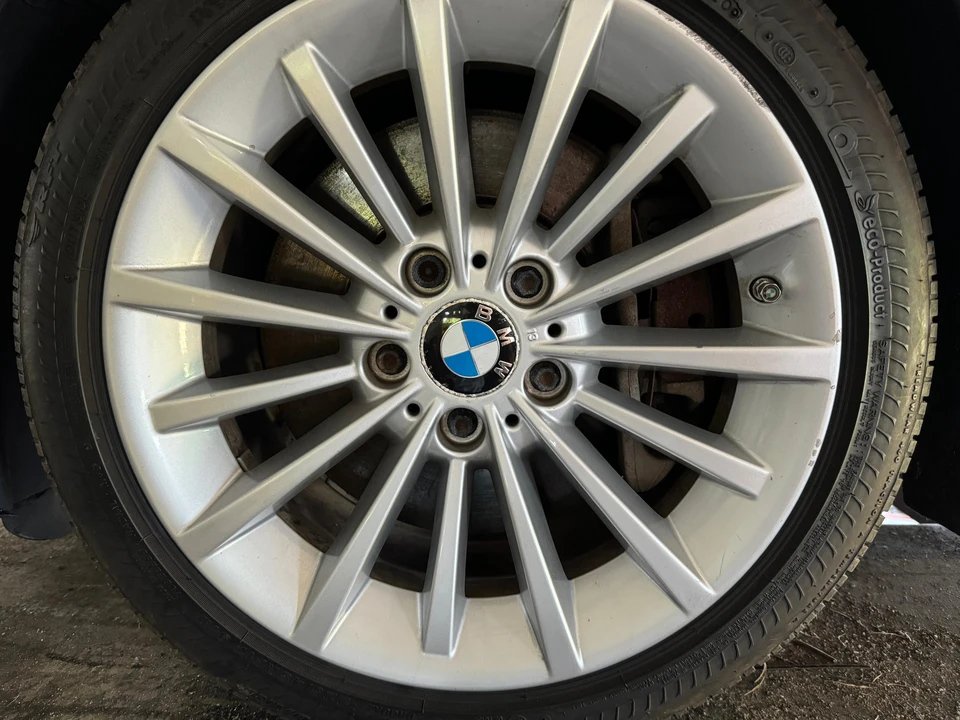 2011 BMW E90 3 Series Sedan - Image 28 of 31