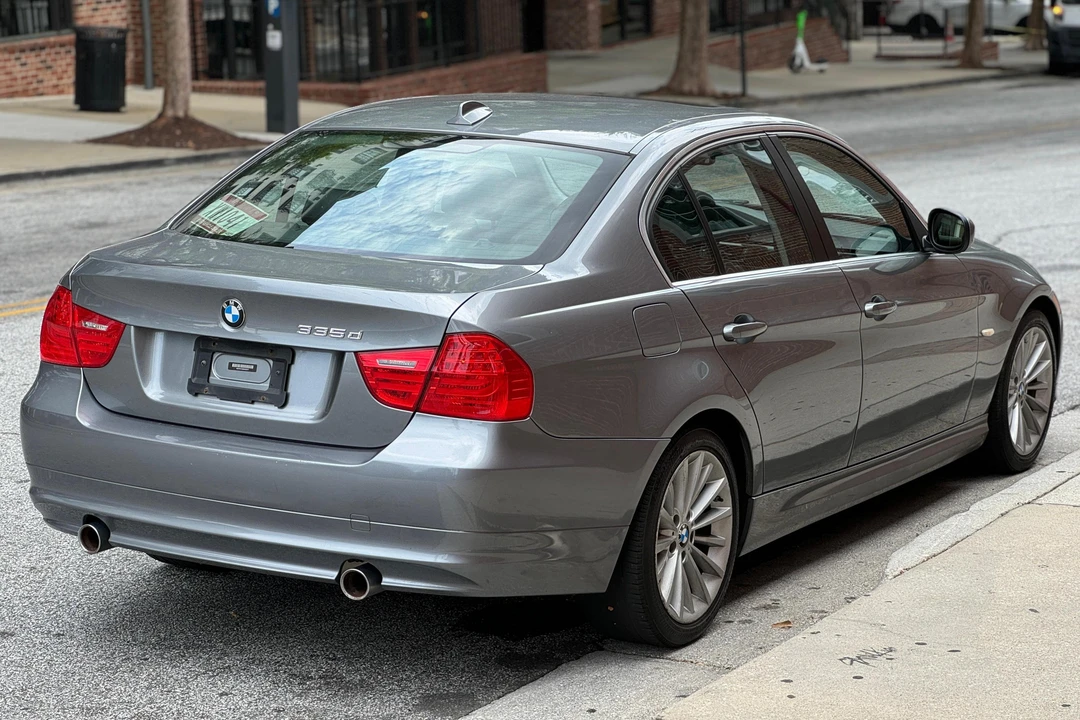 2011 BMW E90 3 Series Sedan - Image 4 of 31