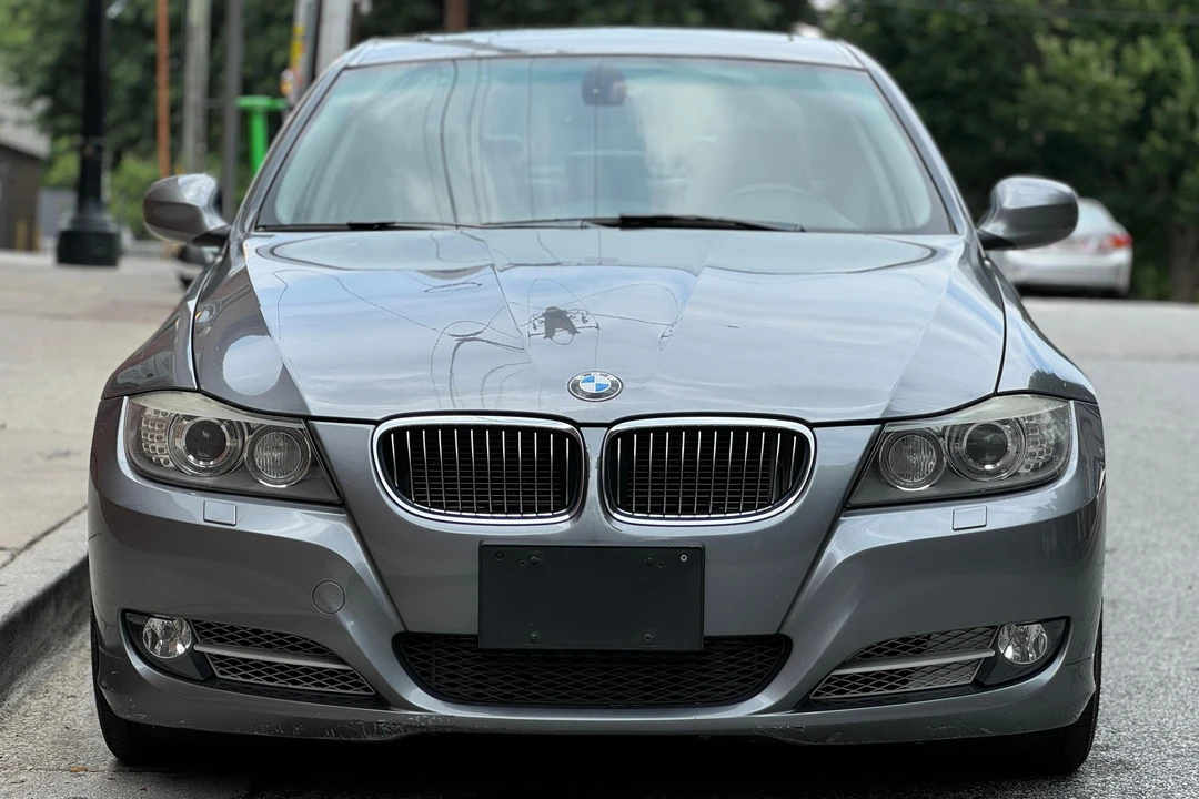 2011 BMW E90 3 Series Sedan - Image 2 of 31
