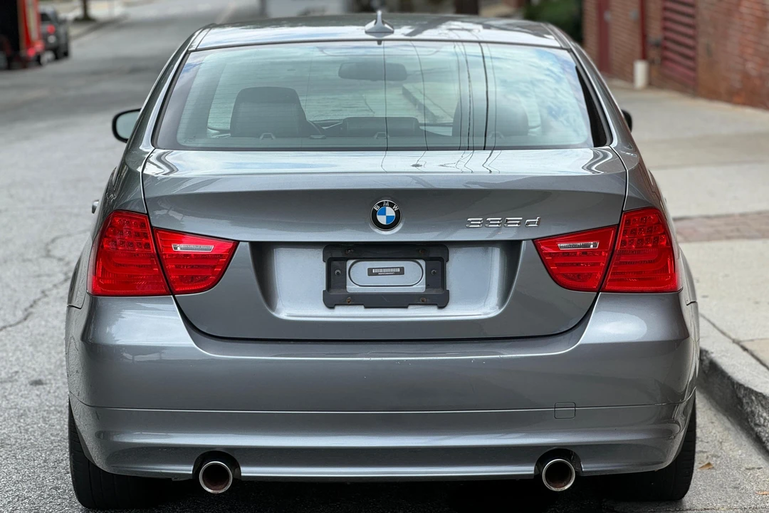 2011 BMW E90 3 Series Sedan - Image 5 of 31