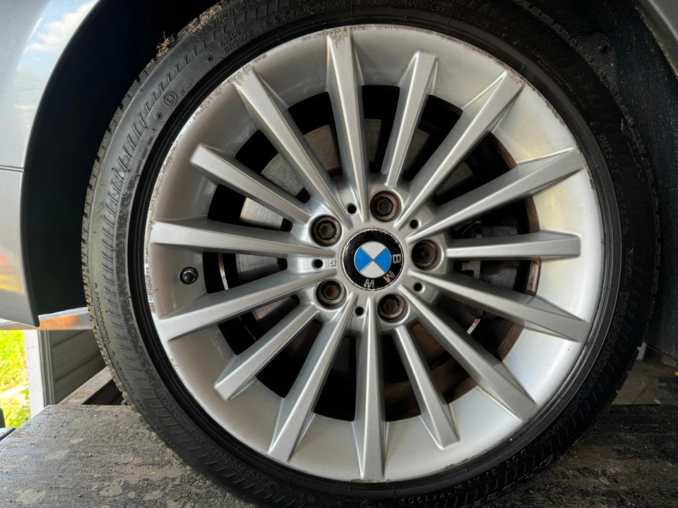 2011 BMW E90 3 Series Sedan - Image 30 of 31
