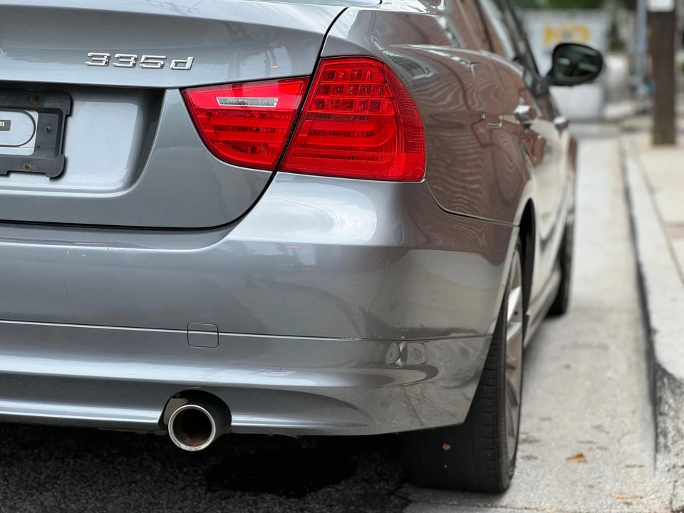 2011 BMW E90 3 Series Sedan - Image 15 of 31