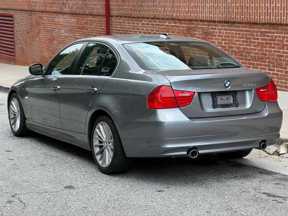 2011 BMW E90 3 Series Sedan - Image 10 of 31