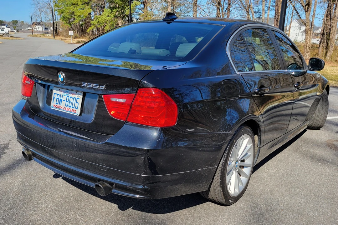 2011 BMW E90 3 Series Sedan - Image 5 of 31