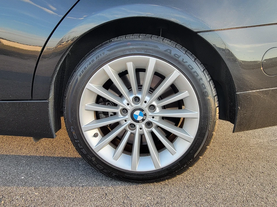 2011 BMW E90 3 Series Sedan - Image 20 of 31