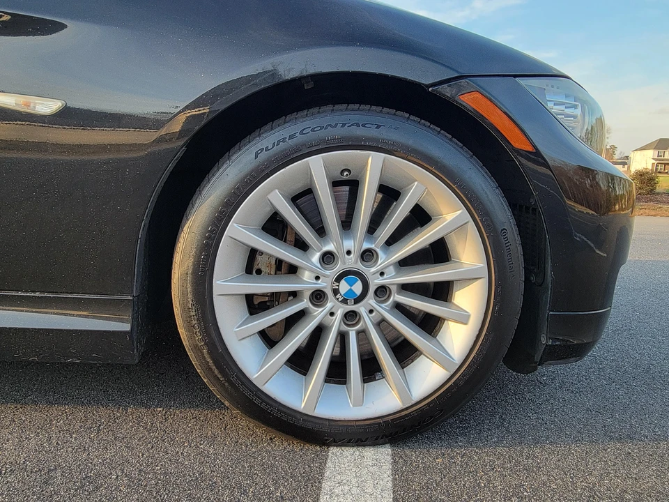 2011 BMW E90 3 Series Sedan - Image 22 of 31