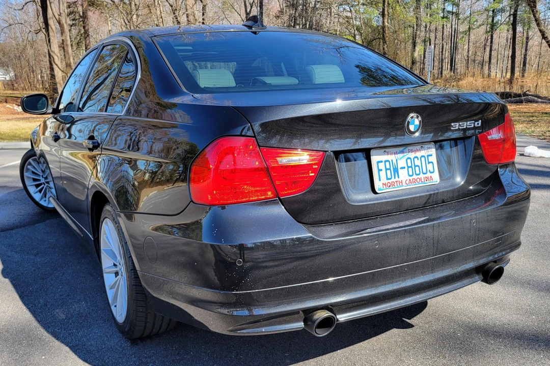 2011 BMW E90 3 Series Sedan - Image 9 of 31