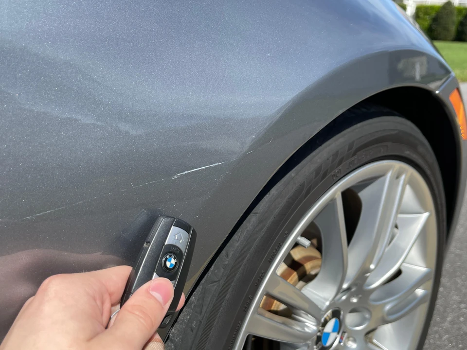 2011 BMW E90 3 Series Sedan - Image 26 of 31