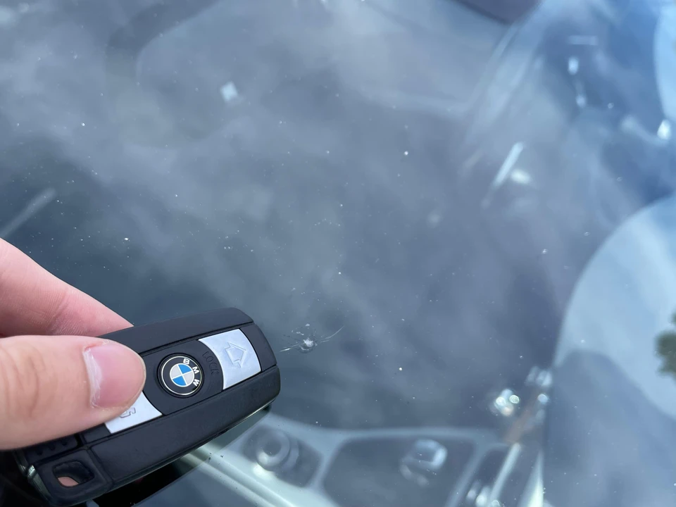 2011 BMW E90 3 Series Sedan - Image 23 of 31