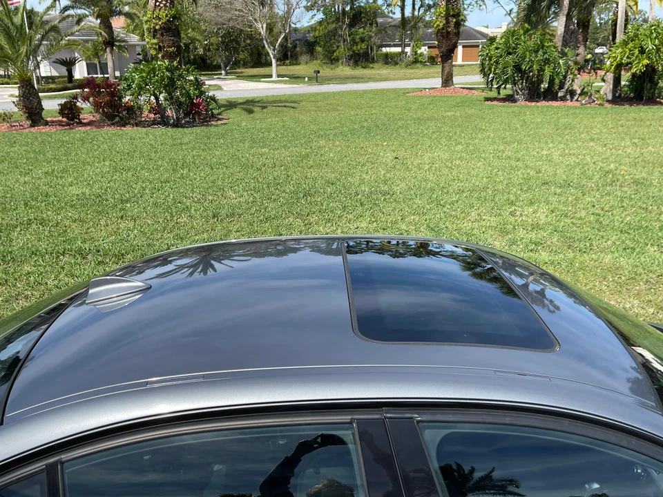 2011 BMW E90 3 Series Sedan - Image 21 of 31