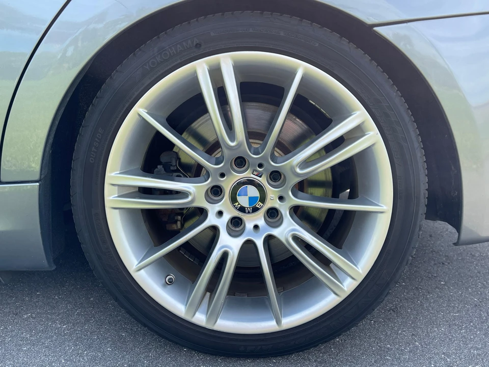 2011 BMW E90 3 Series Sedan - Image 28 of 31