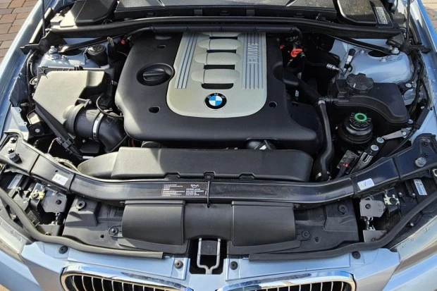 2011 BMW E90 3 Series Sedan - Image 6 of 8