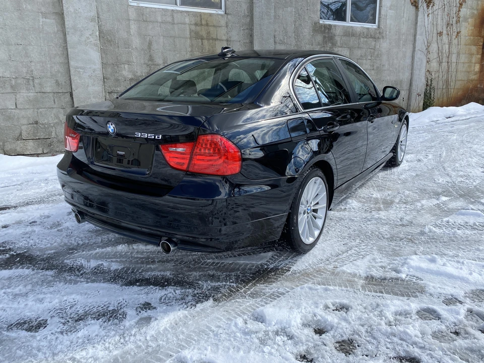 2011 BMW E90 3 Series Sedan - Image 10 of 31