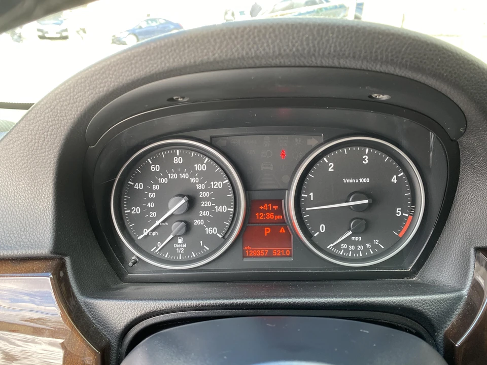 2011 BMW E90 3 Series Sedan - Image 29 of 31