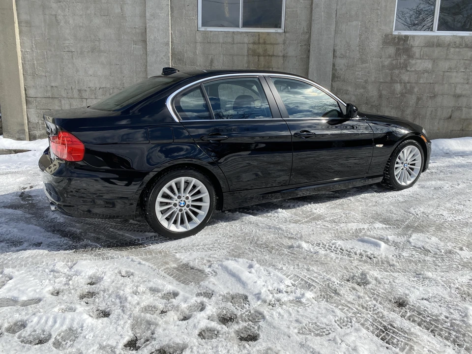 2011 BMW E90 3 Series Sedan - Image 11 of 31