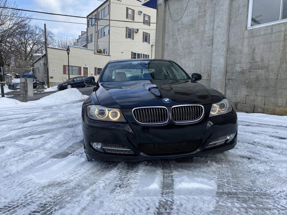 2011 BMW E90 3 Series Sedan - Image 6 of 31