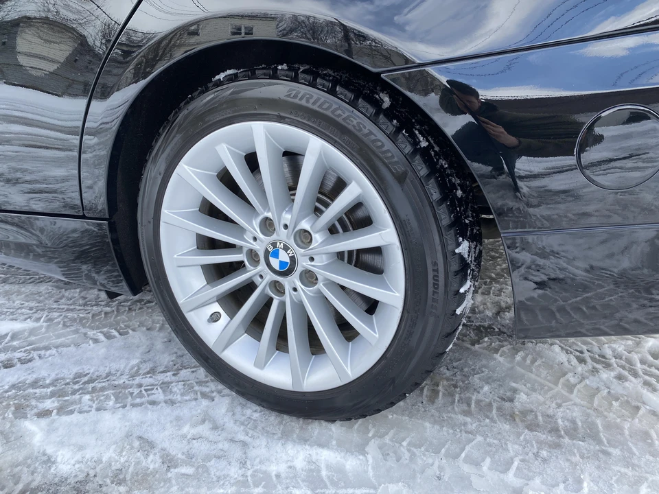 2011 BMW E90 3 Series Sedan - Image 25 of 31