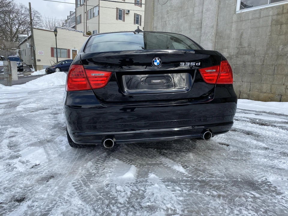 2011 BMW E90 3 Series Sedan - Image 9 of 31