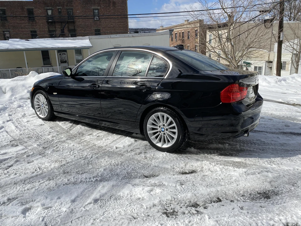 2011 BMW E90 3 Series Sedan - Image 3 of 31