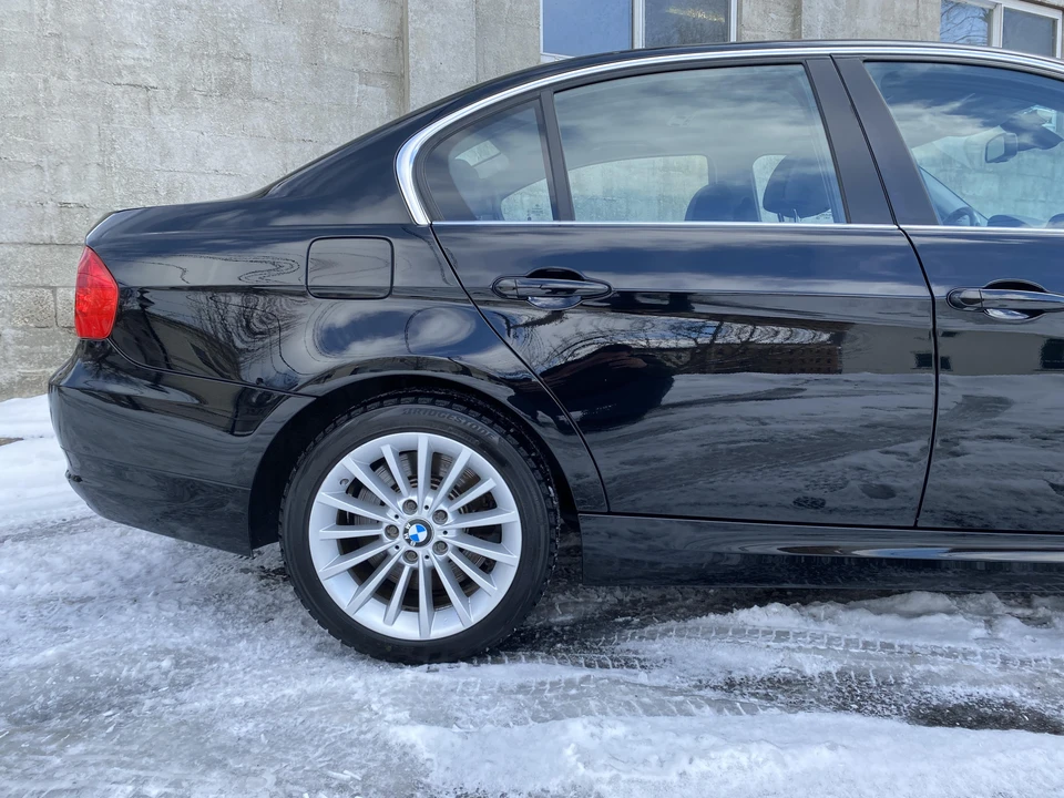 2011 BMW E90 3 Series Sedan - Image 17 of 31