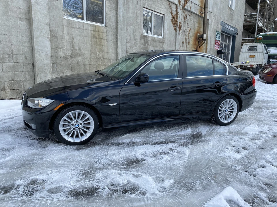 2011 BMW E90 3 Series Sedan - Image 7 of 31