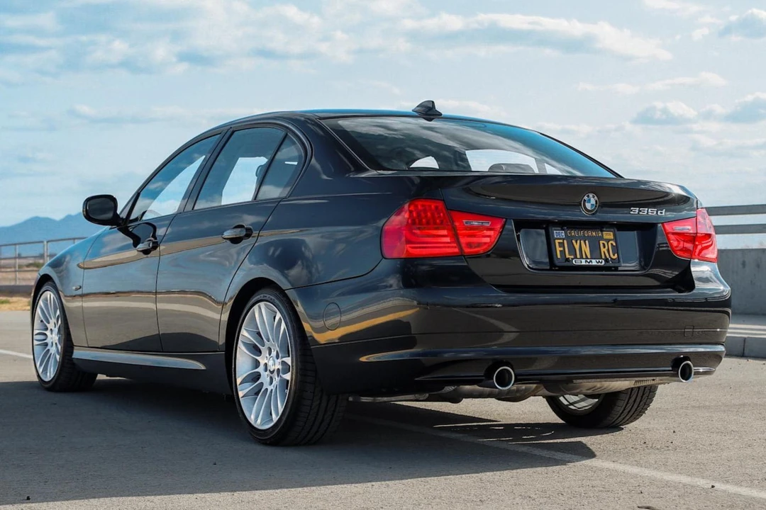2011 BMW E90 3 Series Sedan - Image 4 of 11