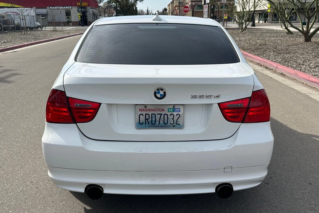 2011 BMW E90 335i Sedan - Image 5 of 31