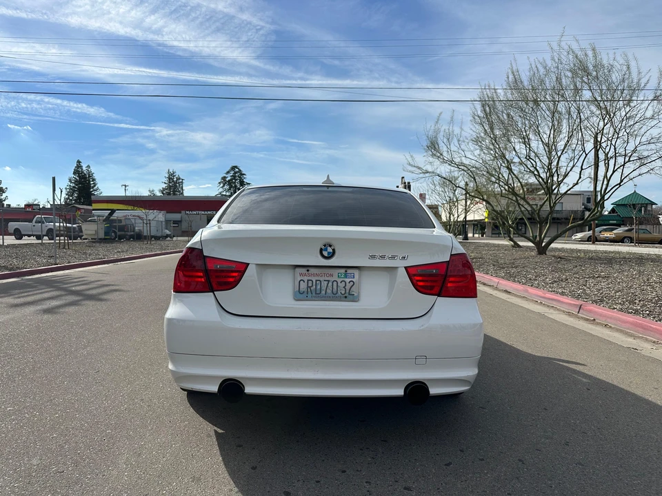 2011 BMW E90 335i Sedan - Image 15 of 31