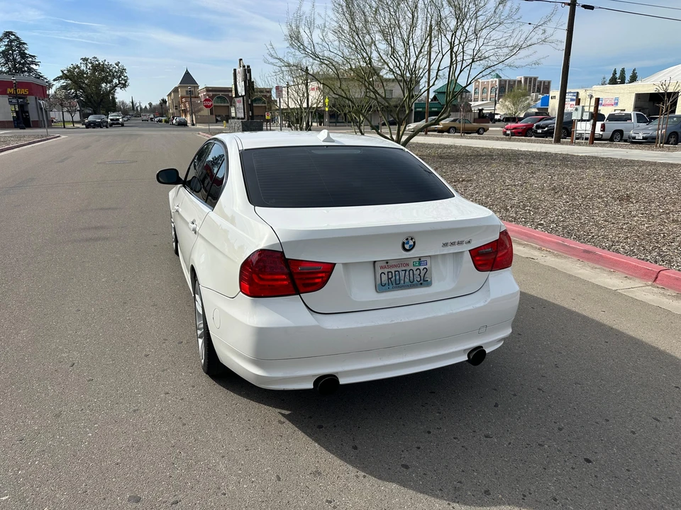2011 BMW E90 335i Sedan - Image 14 of 31