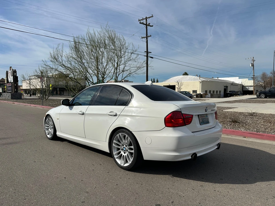 2011 BMW E90 335i Sedan - Image 12 of 31