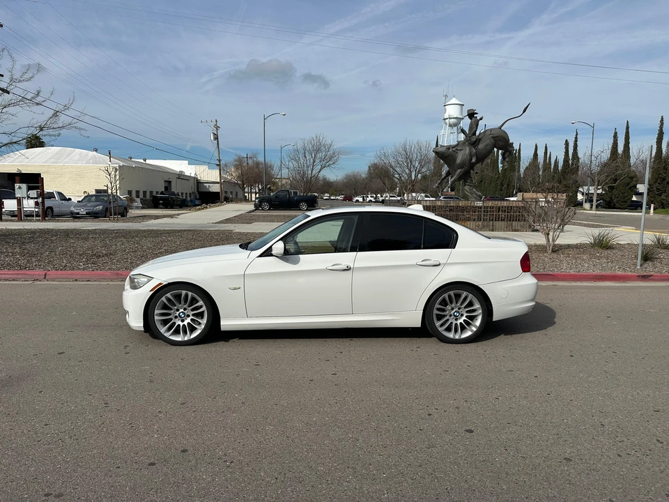 2011 BMW E90 335i Sedan - Image 8 of 31