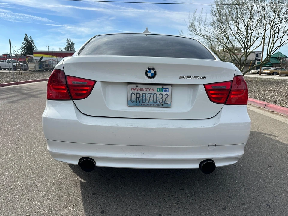 2011 BMW E90 335i Sedan - Image 17 of 31